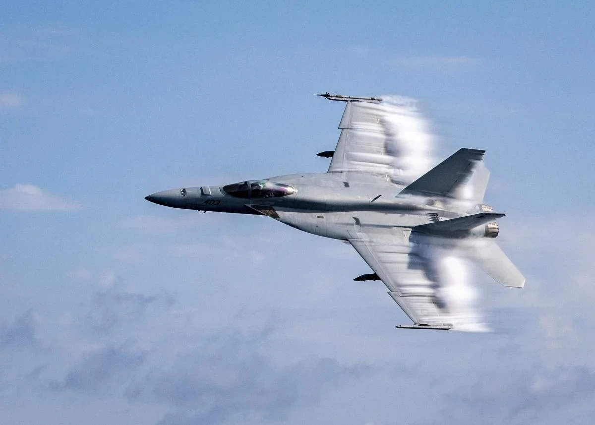 Винищувач F-18 та збитий безпілотник над Румунією