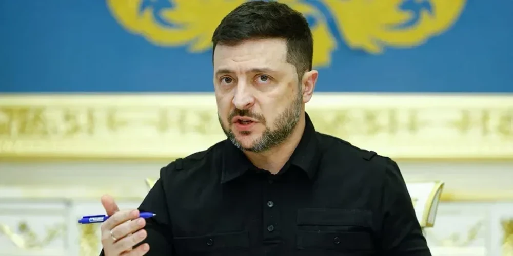 Продовження воєнного стану і мобілізації: рішення Ради та документи Зеленського