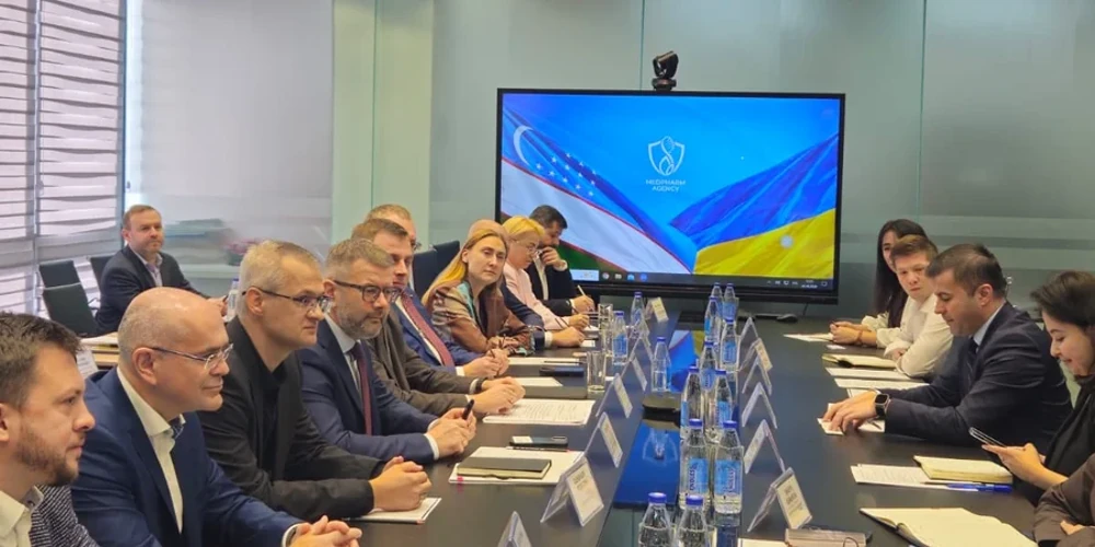 Українська делегація під час робочого візиту до Узбекистану та відвідин Tashkent Pharma Park